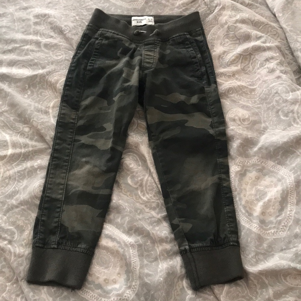 Camo Abercrombie kid pants